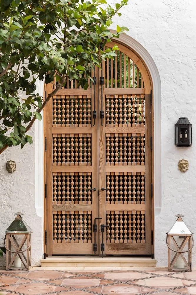 Coloane Door