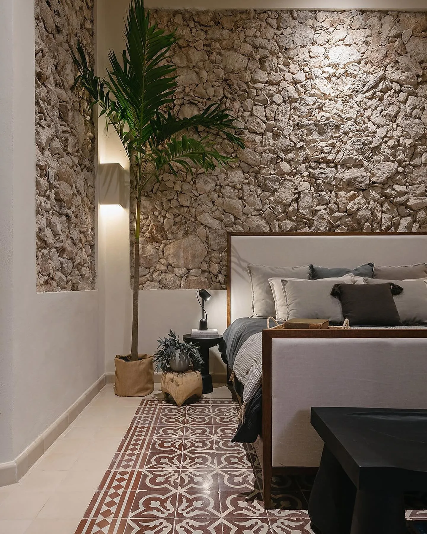 Atlantis Bed - Image 2