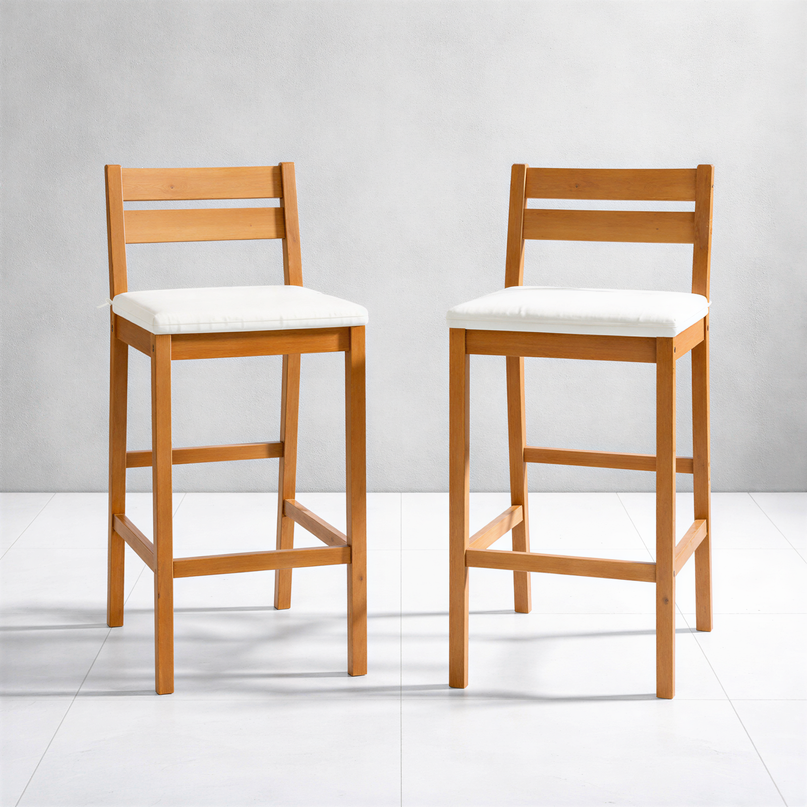 gigapixel-5F9AFE10-70AC-42A8-A080-011C53561C5E Gloria High Chair - Image 1